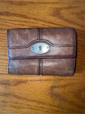 Fossil Brown Leather Compact Trifold Wallet with Metal Keyhole Plate